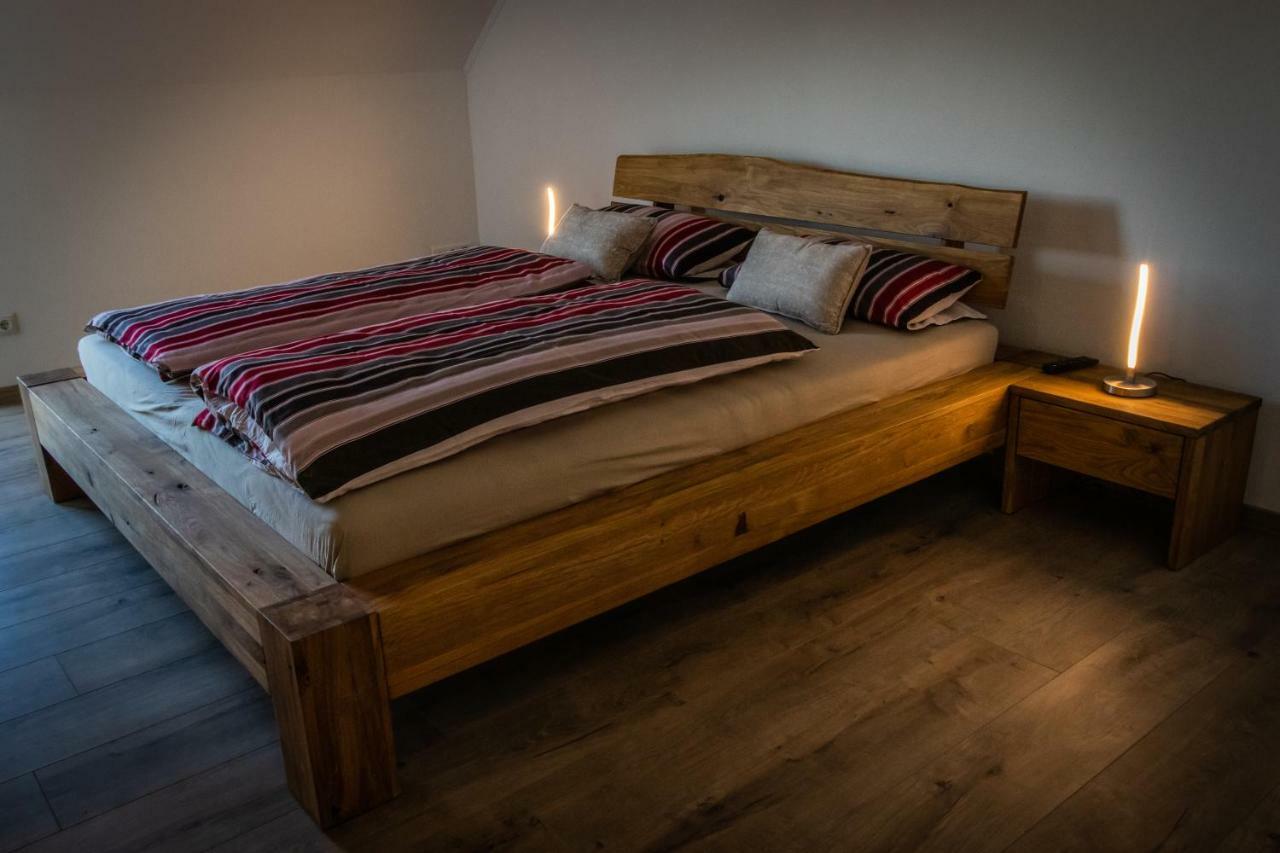 Landhaus Ferienwohnungen Mit Pool Und Wellness Neukirchen-Balbini Zewnętrze zdjęcie