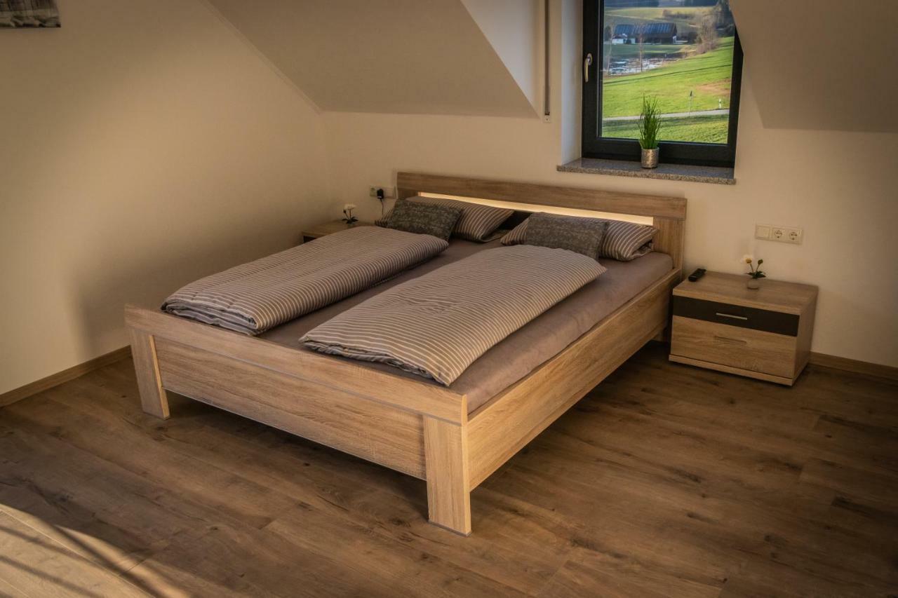 Landhaus Ferienwohnungen Mit Pool Und Wellness Neukirchen-Balbini Zewnętrze zdjęcie