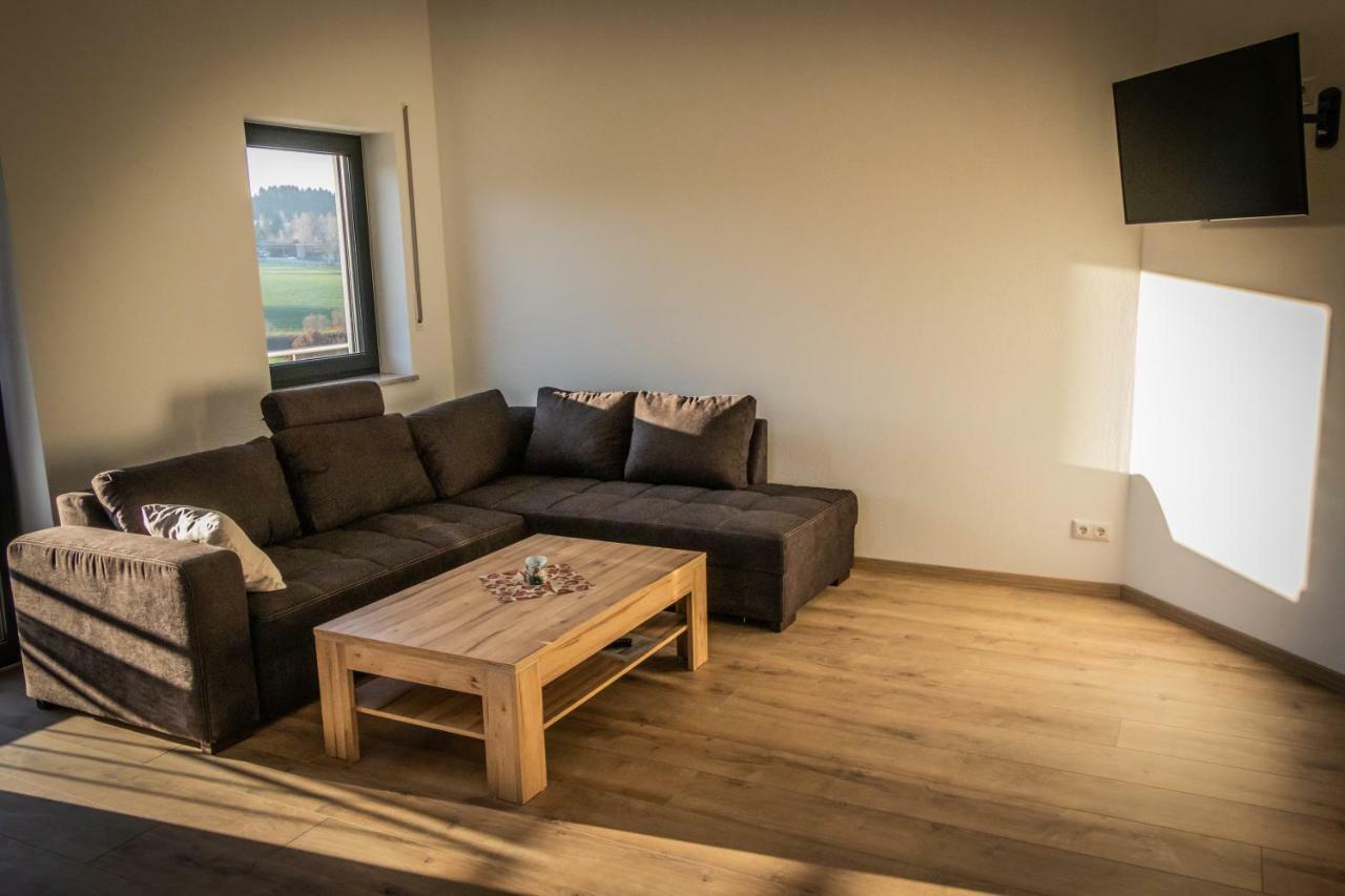 Landhaus Ferienwohnungen Mit Pool Und Wellness Neukirchen-Balbini Zewnętrze zdjęcie