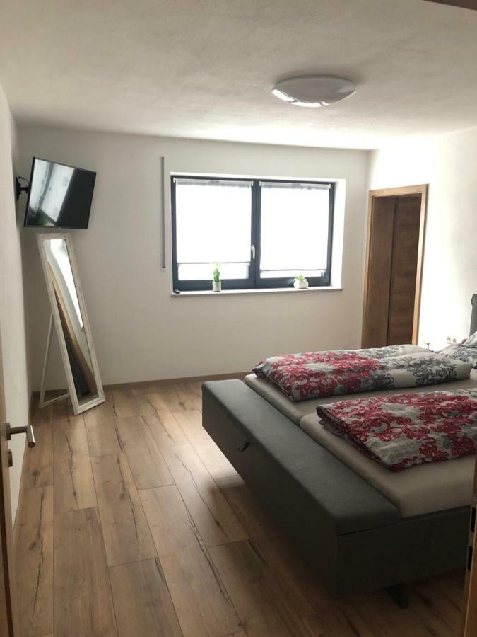 Landhaus Ferienwohnungen Mit Pool Und Wellness Neukirchen-Balbini Zewnętrze zdjęcie