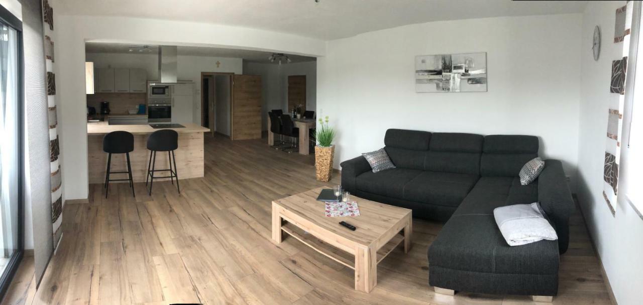 Landhaus Ferienwohnungen Mit Pool Und Wellness Neukirchen-Balbini Zewnętrze zdjęcie